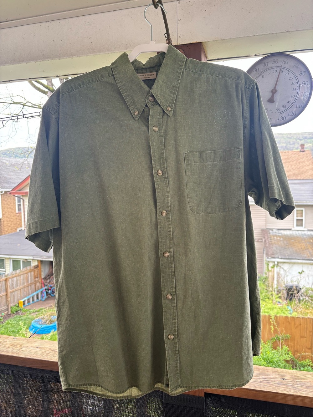 Casual Short-Sleeve Button-Down Shirt in Olive Green